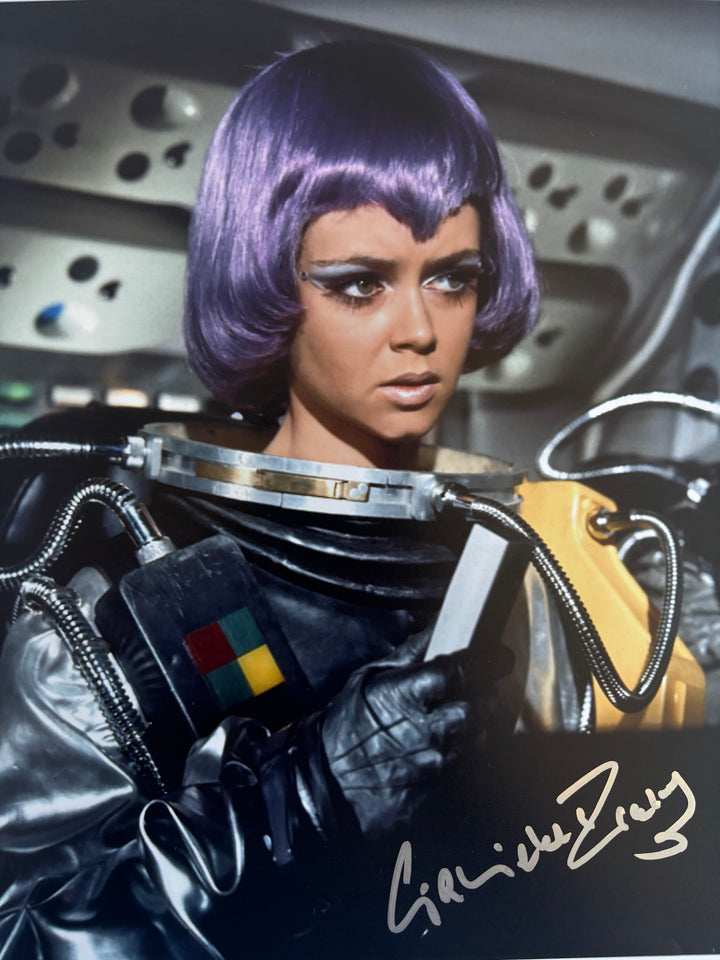 Gabrielle Drake signed Autograph 8x10 UFO, There‘s a Girl in the Soup, Crossplot