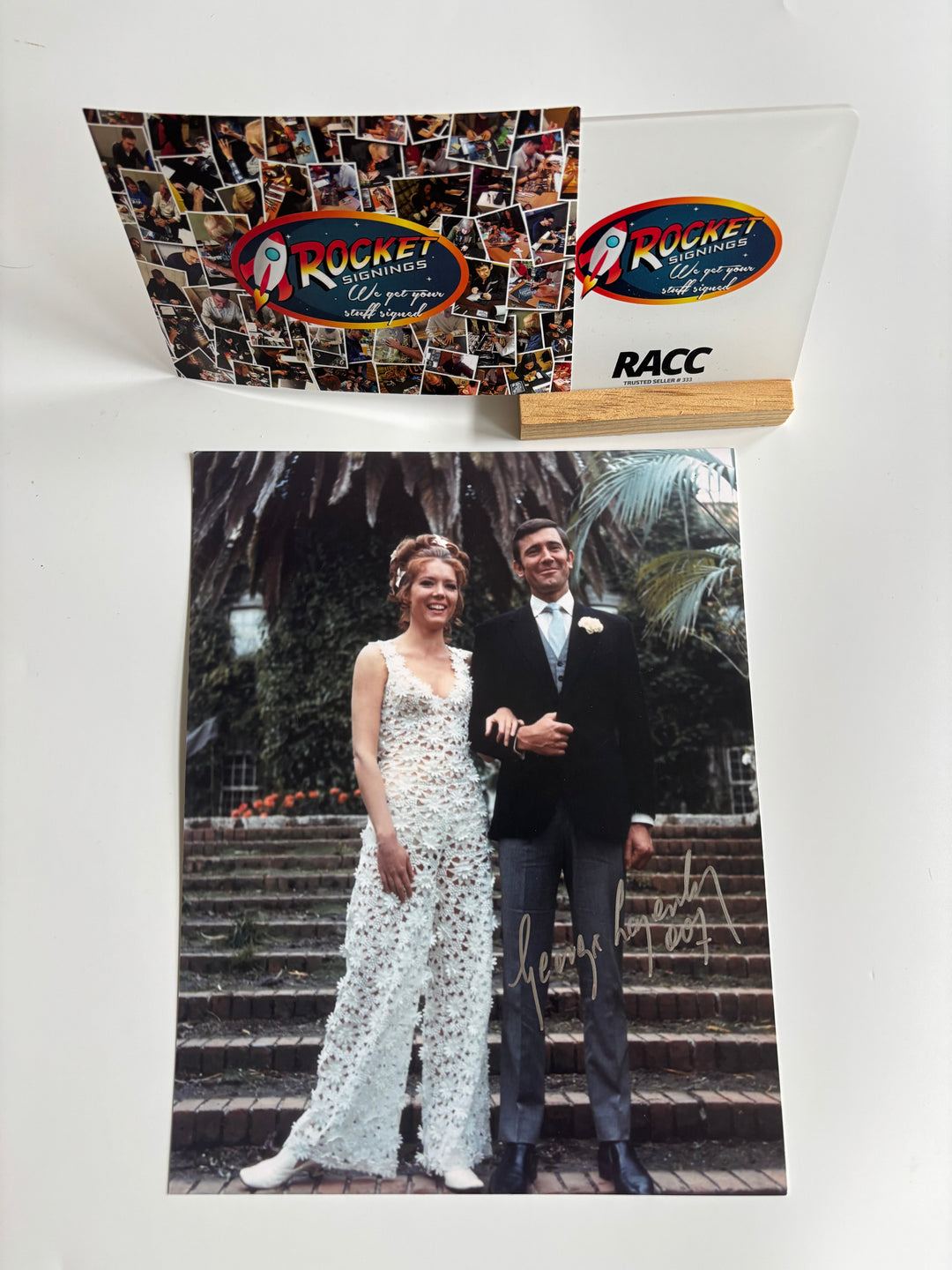 George Lazenby signed Autograph 8x10 James Bond