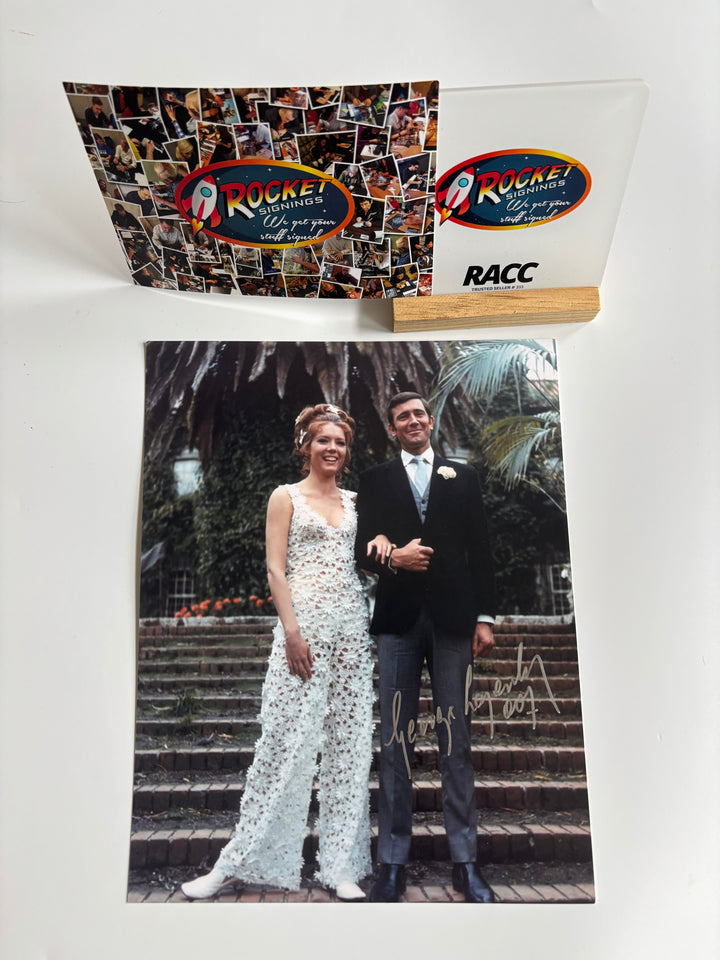 George Lazenby signed Autograph 8x10 James Bond